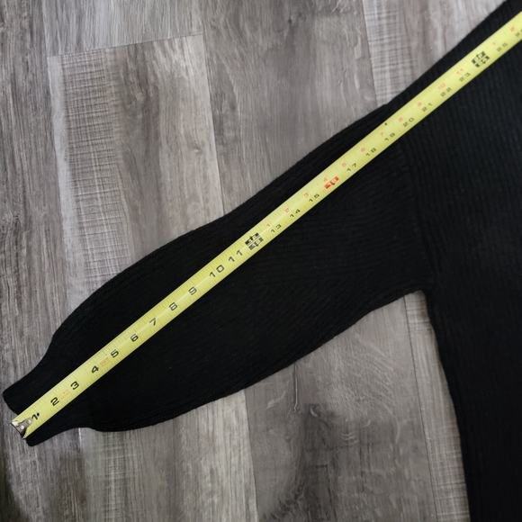 Aritzia Wilfred Free 100% Merino Wool Open Women's Cardigan in Black - Picture 8 of 13